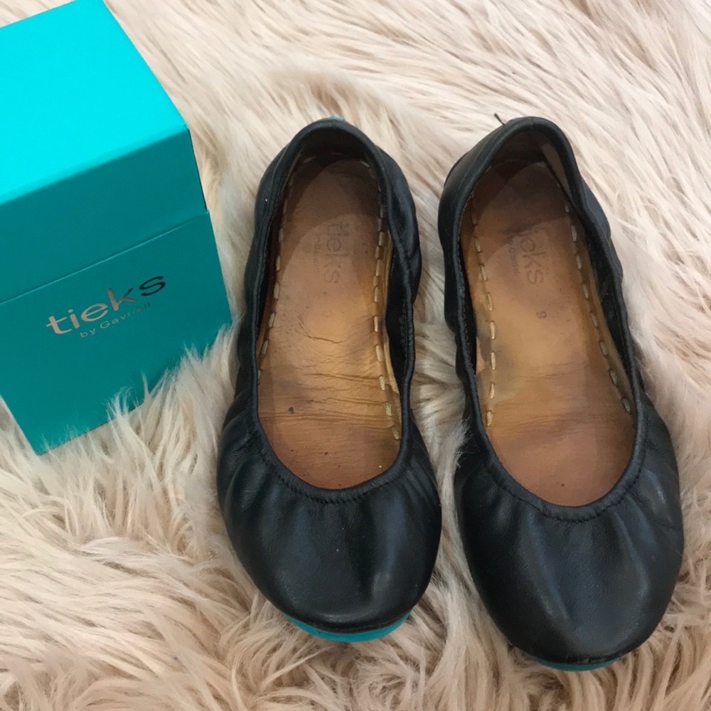 Gently Used Black Tieks